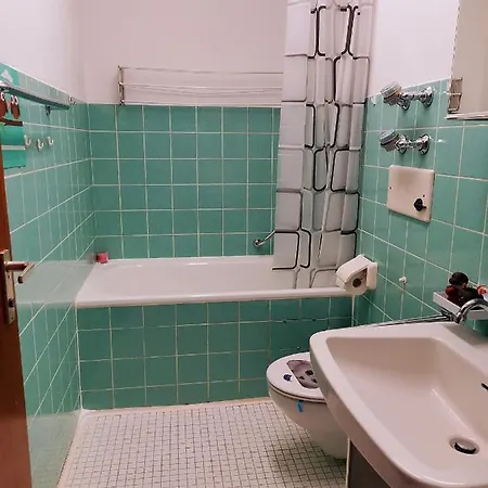 Schoene 2d-gebaeude Mit Mini-garten *