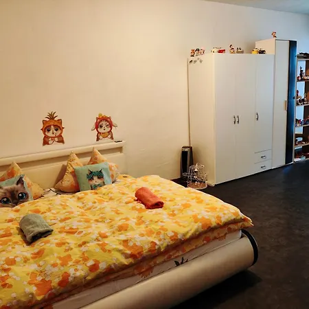 Schoene 2d-gebaeude Mit Mini-garten Apartamento Schönwalde